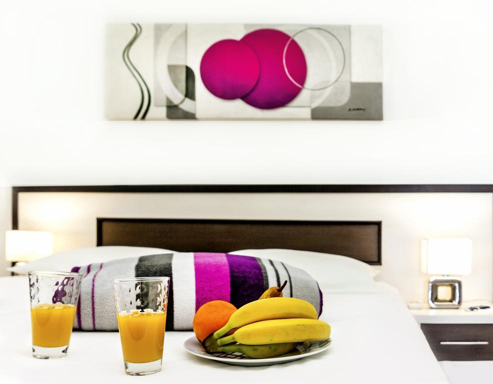 Apartment Lejo Omis Bagian luar foto