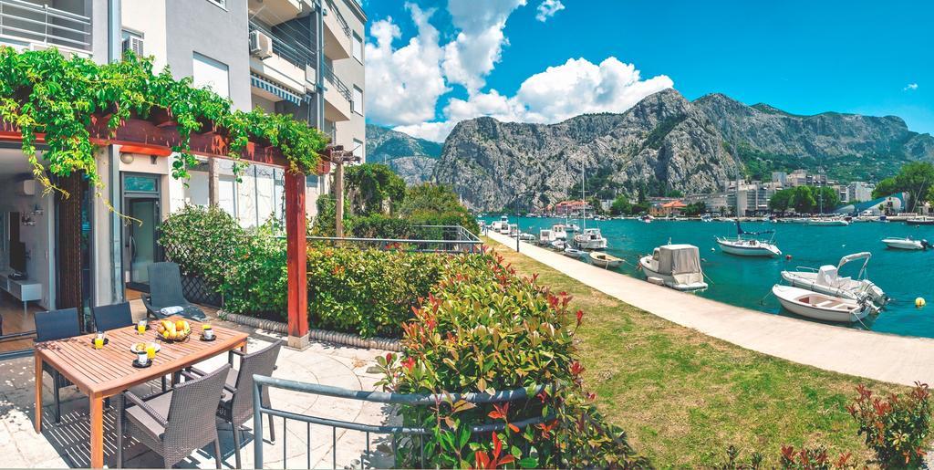 Apartment Lejo Omis Bagian luar foto